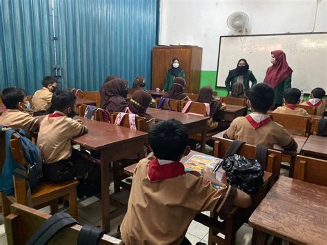 Gerakan Literasi Mahasiswa Uhamka Bersama Sds Nurul Yaqin Dan Yayasan