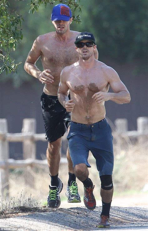 Incognito Chris Martin On Shirtless Run In Malibu Chris Martin Shirtless Coldplay Chris