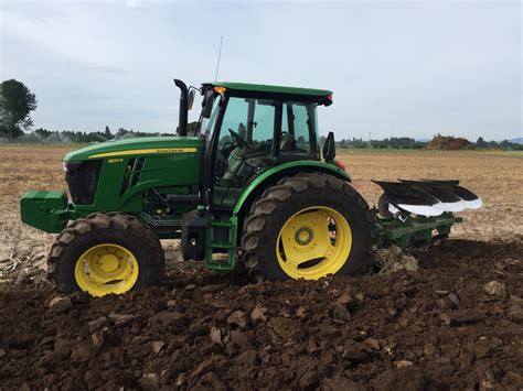 John Deere 6120e Tractor 2017 College Of Agricultural Sciences
