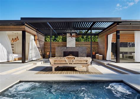 A Contemporary Pool House In The Hamptons Contemporist