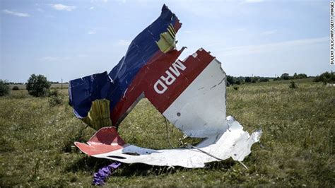 Mh17 70 Experts Search Ukraine Crash Site For Bodies Cnn