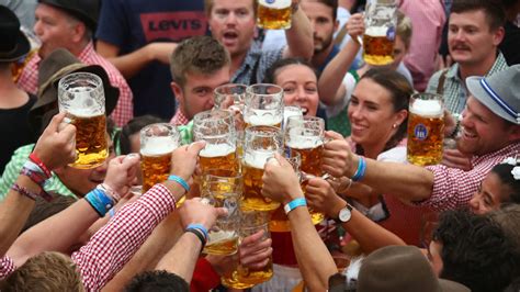 Oktober Fest: la plus grande fête de la bière a ouvert ses portes