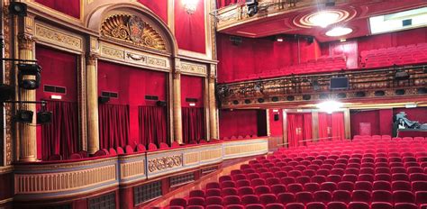 Teatro La Sgae Vende A Precio De Saldo Dos Teatros En Plena Gran Vía