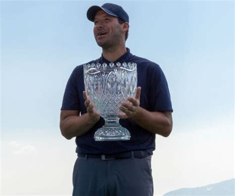 tony romo wins acc celebrity golf tourney over barkley others