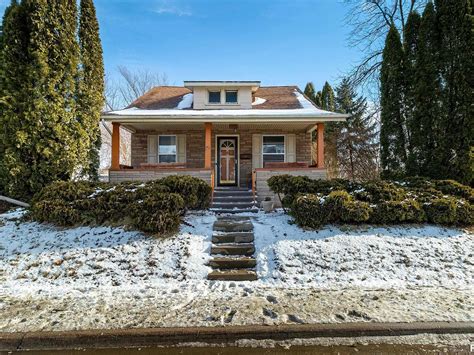 2123 24th St, Rock Island, IL 61201 | Zillow