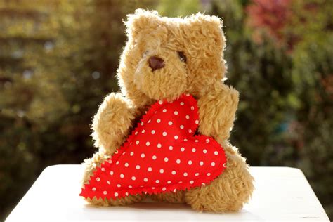 Free Download Hd Wallpaper Teddy Heart Love Stuffed Animal Stool