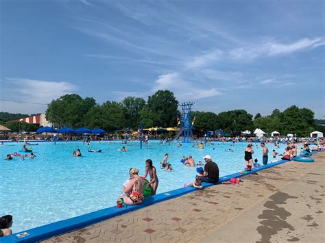 Sunlite Pool At Coney Island Amusement Park In Cincinnati Is A Blast