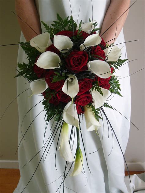 Thistle, lysmachia and pale lavender 63. Calla lily and rose bouquet. Absolutely perfect | Red ...