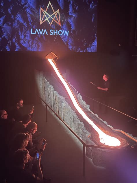 Icelandic Lava Show Reykjavík Live Show Visitvik