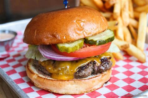 Guide The Best Burgers In Los Angeles Our Ten Favorites