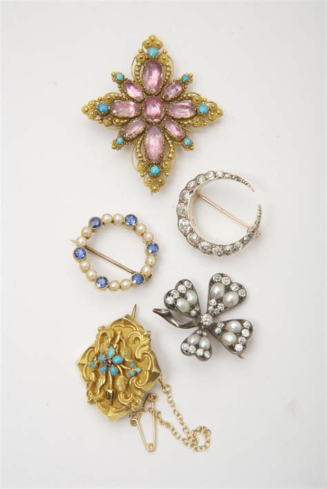 Selection Of Antique Gold Brooches Grays Jewellers