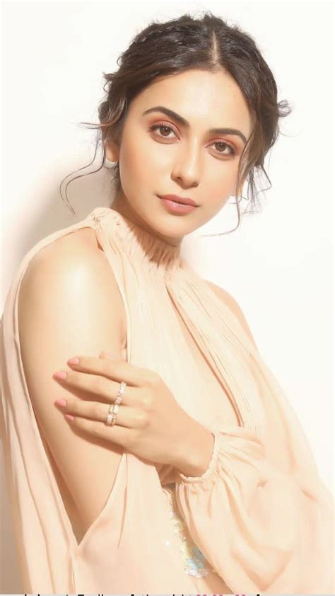 Pin By Kamil Khan On Rakul Preet In 2020 Glamour Celebrity Fashion
