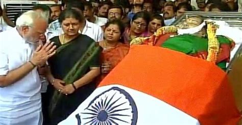 Shashikala om prakash saigal, 88, has passed away. Who is Sasikala Natarajan, the close friend of ...