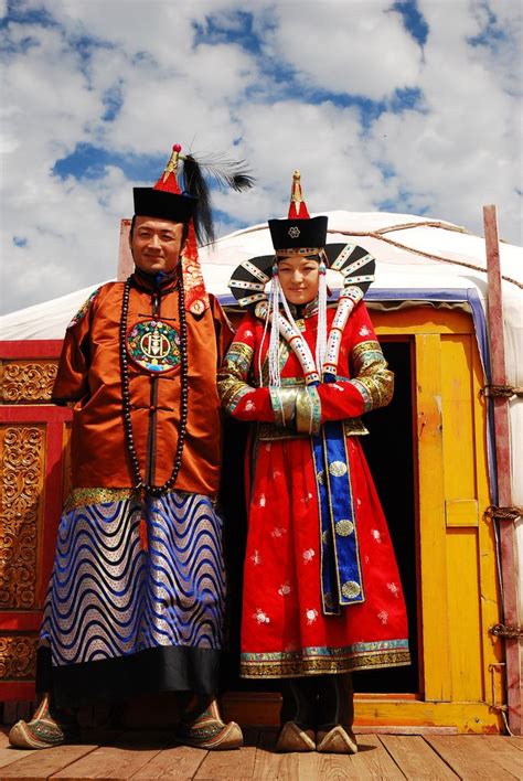 Mongolian Traditional Clothes Traditional Outfits Costumes Around