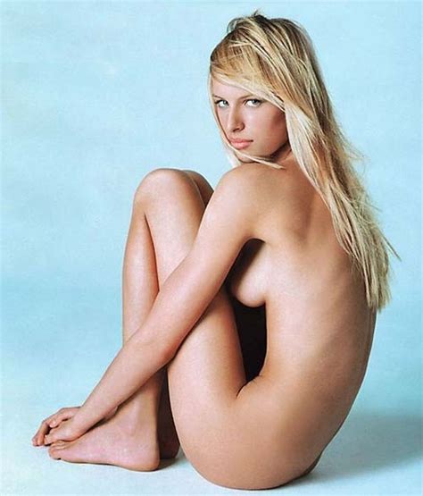 Karolina Kurkova Showing Their Super Sexy Ravishing Bodytits And Ass