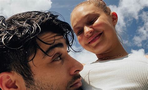 Born and raised in bradford. Gigi Hadid Shares New Photos from Her Pregnancy, Including ...