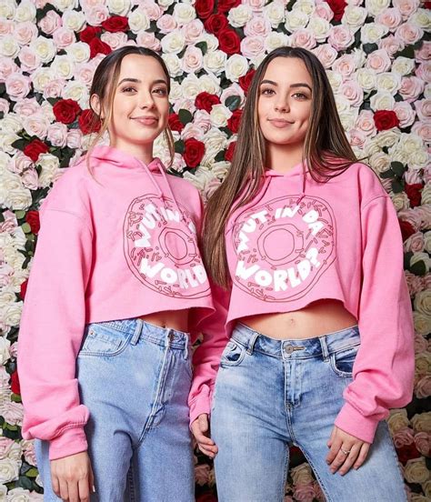 Merrell Twins Cute Moments 😍😍😍 On Instagram “queens 😍😍😍 Merrelltwins Veronicamerrell