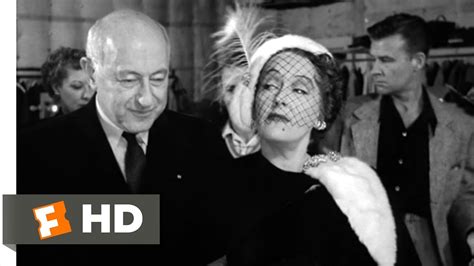 A screenwriter develops a dangerous relationship with a faded film star determined to make a triumphant return. Sunset Blvd. (6/8) Movie CLIP - Meeting with Cecil B ...