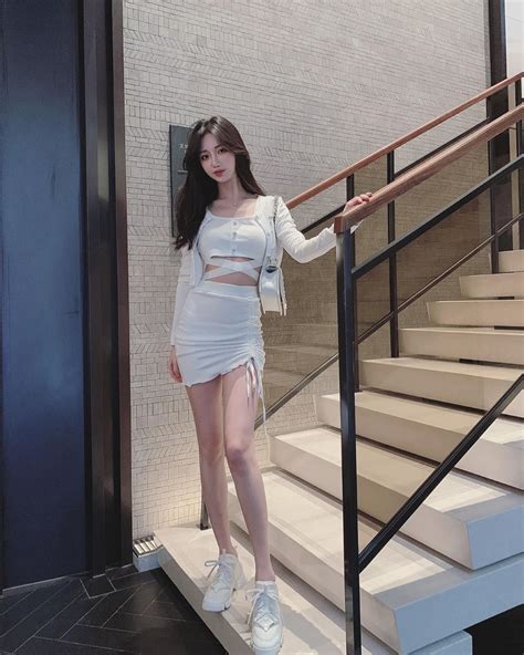 Pin Oleh Jeon Jungkook Di Gaya Model Pakaian Wanita