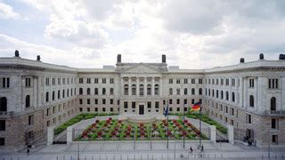 Der bundesrat übt gemeinsam mit dem nationalrat die gesetzgebung des bundes aus. Bundesrat - Leichte Sprache