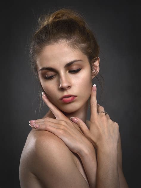 Woman Portrait Face Studio Beauty Canon Shot 4k Phone Hd Wallpaper