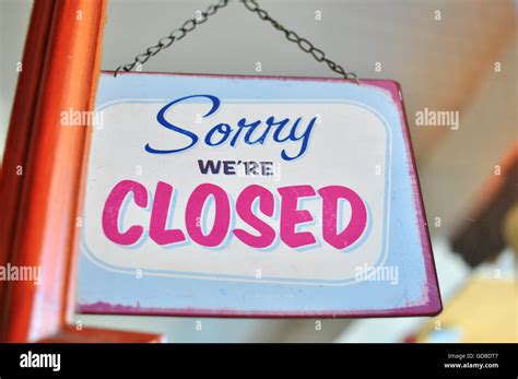 Closed Sign Retro Hi Res Stock Photography And Images Alamy