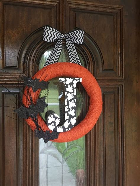 Pin By Kari Reeves On Wreaths Spooky Wreath Halloween Crafts Creepy