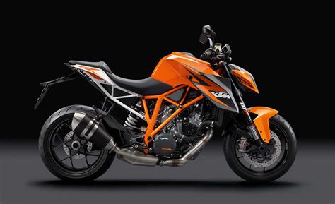 Watch latest video reviews of ktm 1290 super duke gt to know about its performance, mileage, styling and more. 38 Hi-Res Photos of the KTM 1290 Super Duke R - Asphalt ...