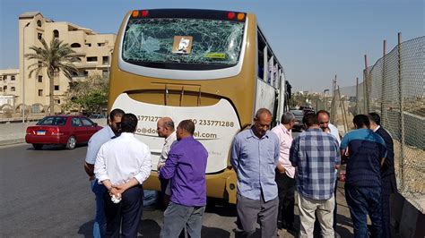 Attack On Tourist Bus Near Egyptian Pyramids Wounds At Least 14 The