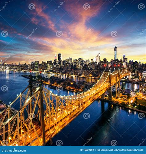 De Stad Van New York Verbazende Zonsondergang Over Manhattan Met