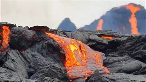 Get A Closeup View Of Lava Fountains At Iceland Volcano Kgw Com