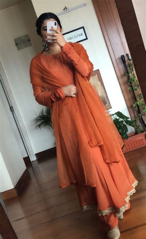 Pin By Srishti Kundra On Desi Attire Fashion Hijab Suits