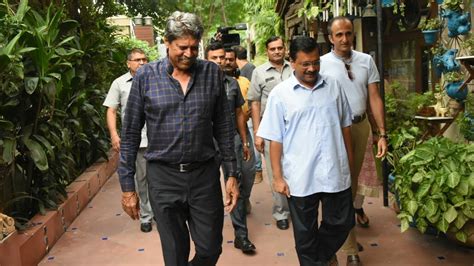 Cm Arvind Kejriwal Visited The Residence Of Former Cricket Captain
