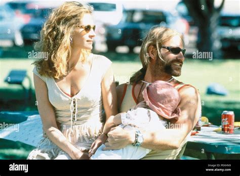 Erin Brockovich 2000 Aaron Eckhart Hi Res Stock Photography And Images