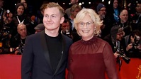 (Plus) Kritik an Christine Lambrechts Flug mit ihrem Sohn | SVZ