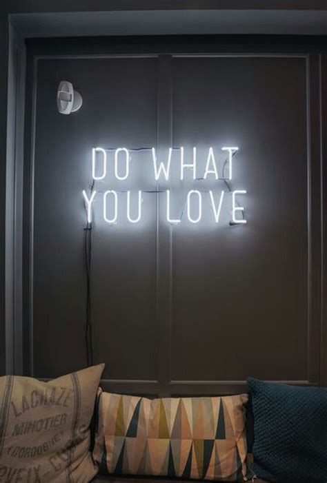 See more ideas about room decor, bedroom decor, dream rooms. Pin by alexis barela on Decoração | Neon sign bedroom ...