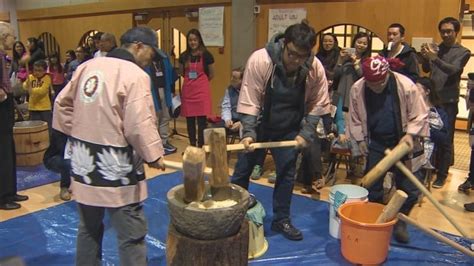 Japanese New Year Brings Mochi Pounding To Burnaby Bc Cbc News