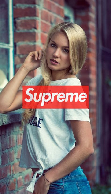 Hot Supreme Girl Iphone Wallpaper Supreme Supreme レディース シュープリーム