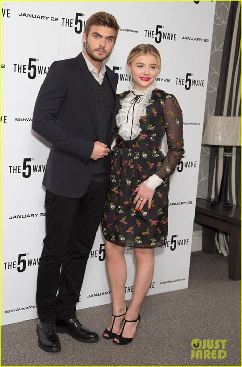 Chloe Moretz And Alex Roe Bring The 5th Wave To London Photo 3557159