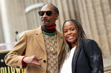 What Is Snoop Doggs Age And Is He Older Than His Wife Shante Broadus