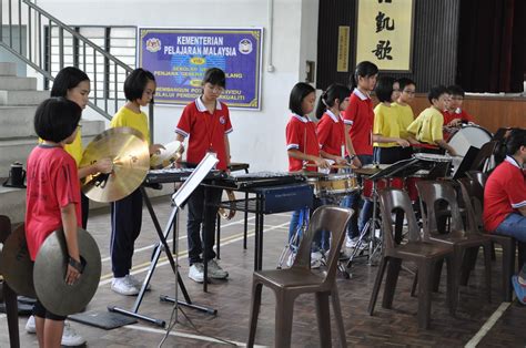 Maybe you would like to learn more about one of these? SJK(C) Foon Yew 2 Wind Band 新山宽柔二小管乐团: 2011