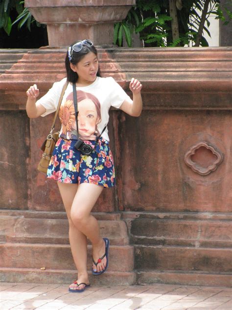 Cute Chinese Girl Tourist In Thailand Chinese Tourists Flickr