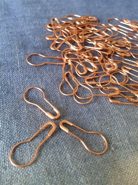 1600 Copper Pear Shaped Safety Pins For Clothing Tags