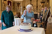 Il ritratto della regina Elisabetta per i 70 anni di regno: perché posa ...