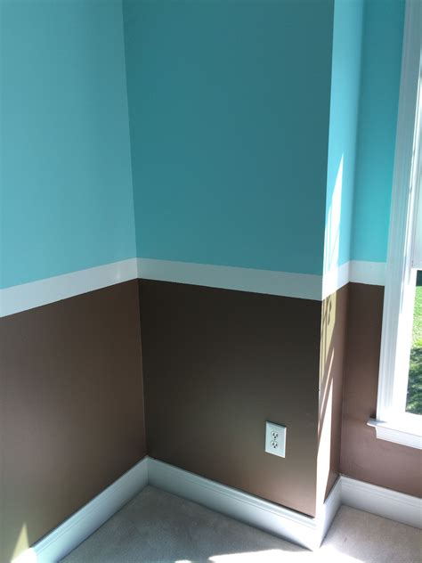 Blue and brown bedroom walls with white strip | Brown bedroom decor, Brown bedroom, Brown 