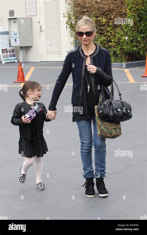 Sarah Michelle Gellar Shops With Her Daughter Charlotte In West