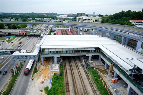 Bintang almak ve reçel ve park sorunları önlemek için kolay bir yol. Sungai Buloh MRT Station