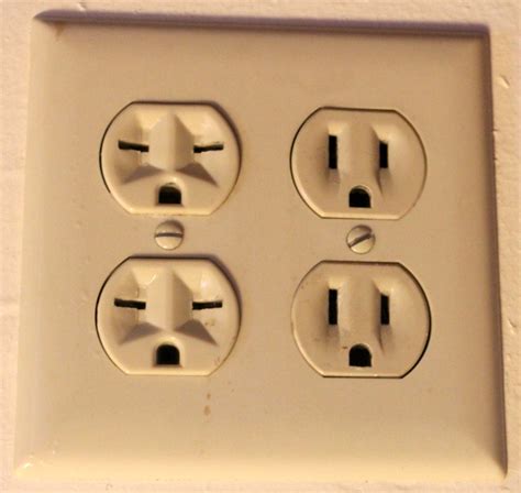 AC and DC Outlets