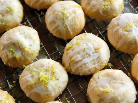 This recipe is from ree's mom, gee, and features a flavorful sugar cookie dough. The Pioneer Woman's 14 Best Cookie Recipes for Holiday ...