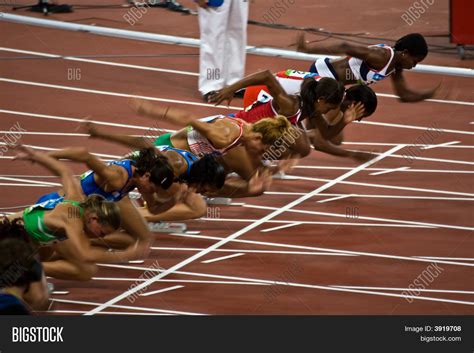 Start Womens 100m Sprint Image And Photo Bigstock